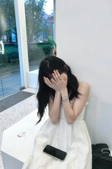 花蒂被吸得异常肿大